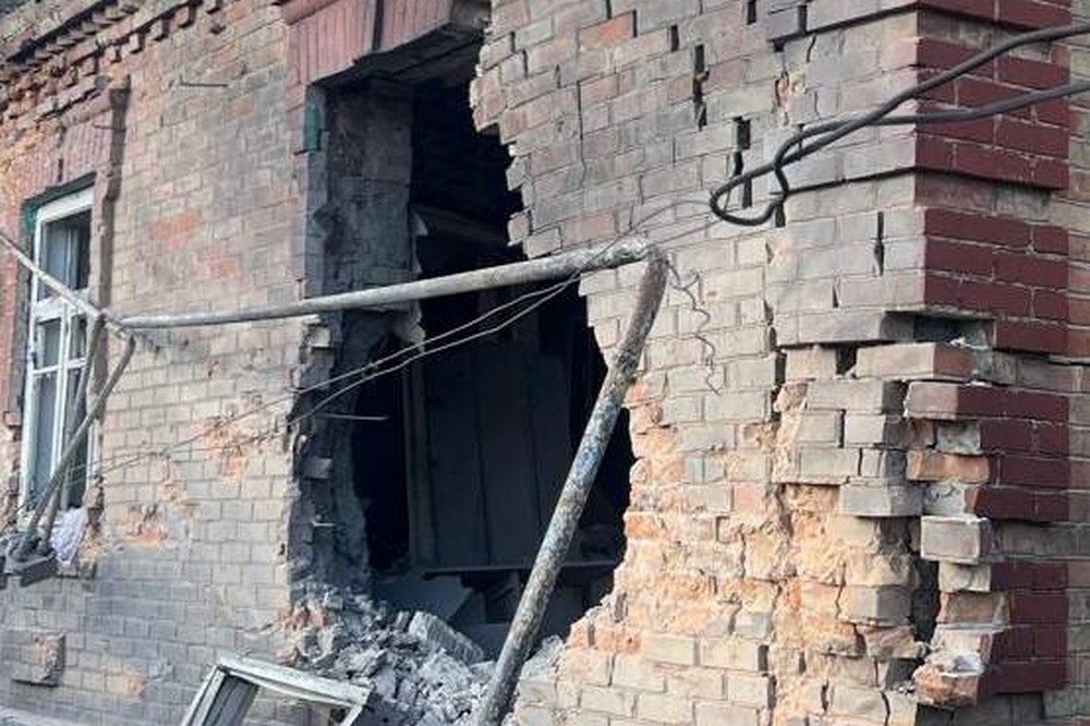 У Нікополі знищене авто, у Марганці є загиблий і поранена 6