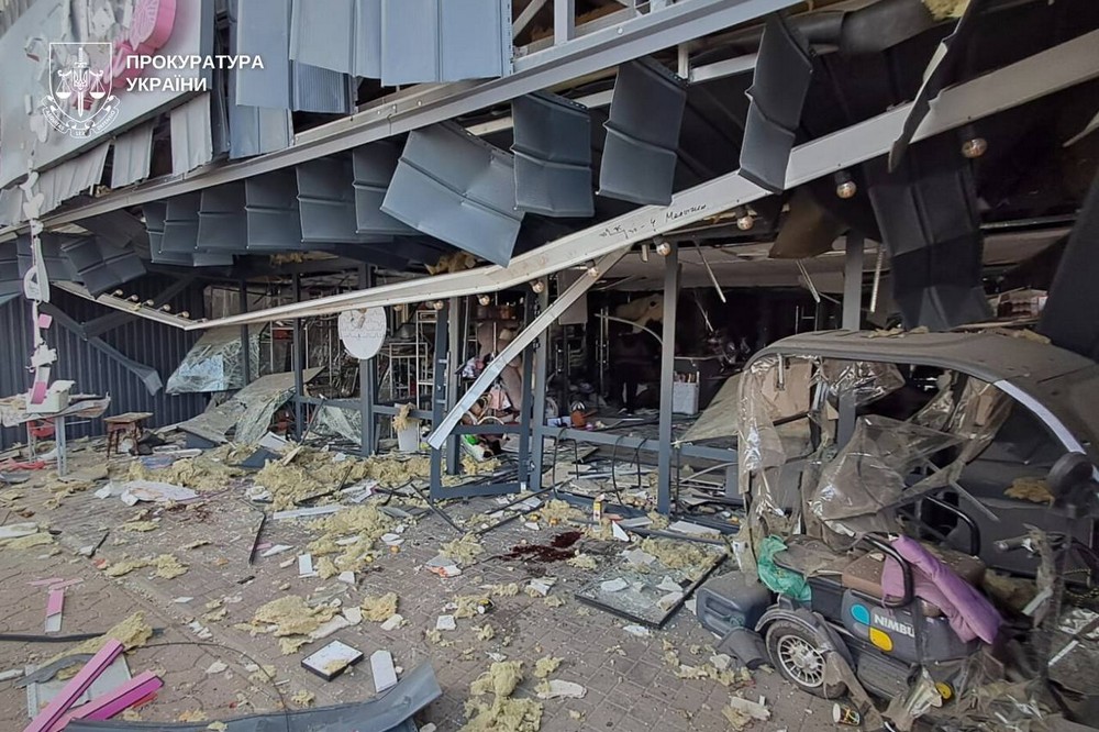 Ворог скинув бомби на центр Покровського на Синельниківщині 3