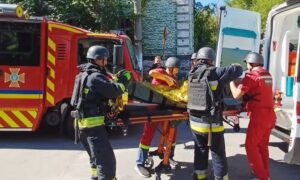 «Вчаться вбивати, полюючи на дітей і дорослих, а потім здають екзамени»: лікар з Нікопольщини розповів про роботу під цілодобовими обстрілами