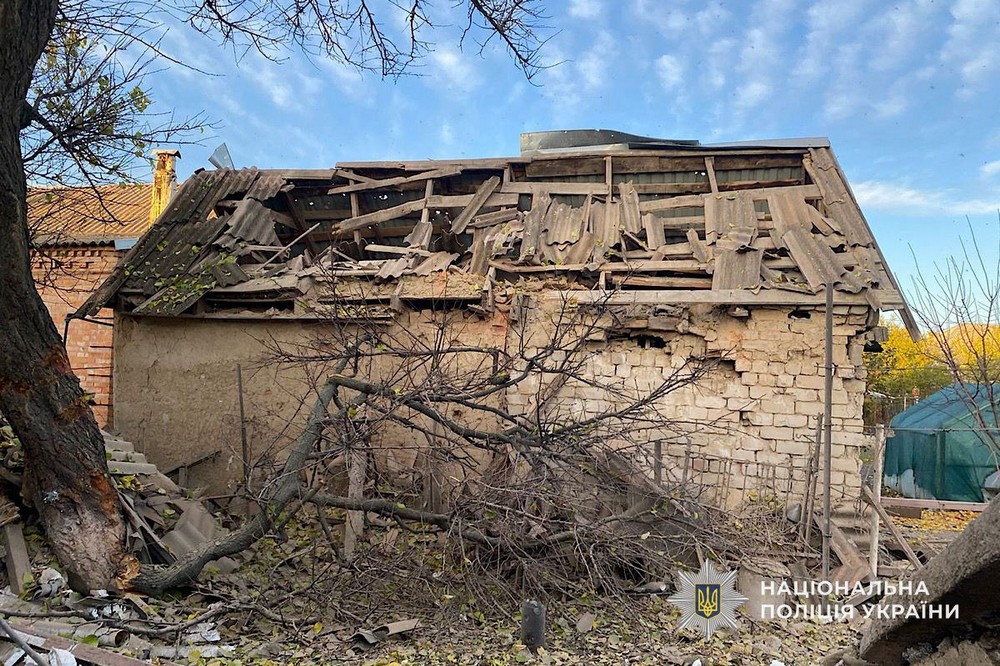 наслідки обстрілів Нікополя та області зафіксували правоохоронці (фото) 6 наслідки обстрілів Нікополя та області зафіксували правоохоронці (фото) 6