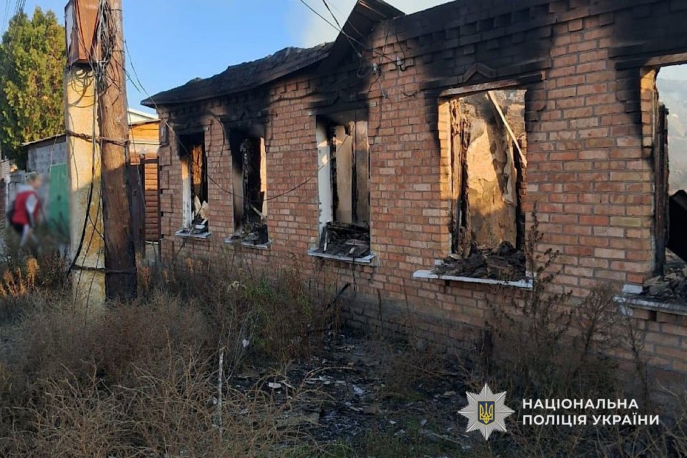 наслідки обстрілів Нікопольщини і області, зафіксували поліцейські (фото) наслідки обстрілів Нікопольщини і області, зафіксували поліцейські (фото)