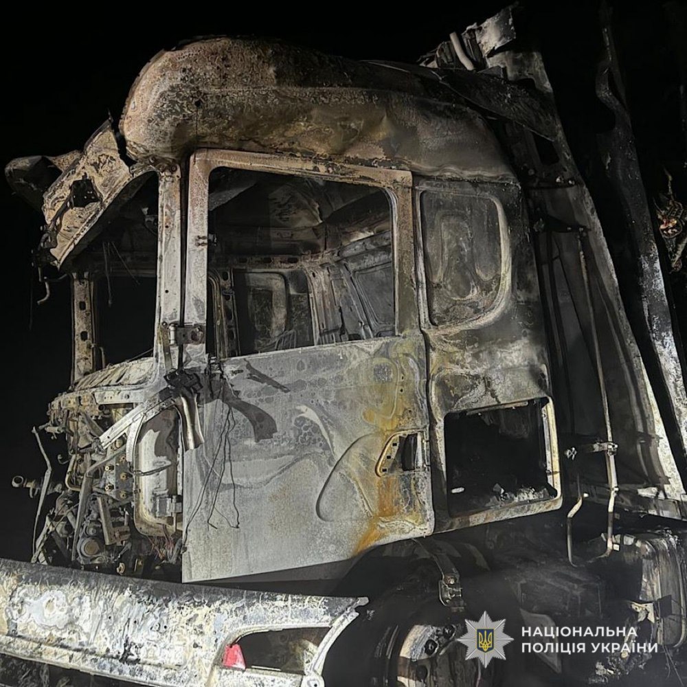 наслідки обстрілів Нікопольщини і області, зафіксували поліцейські (фото) 2 наслідки обстрілів Нікопольщини і області, зафіксували поліцейські (фото) 2