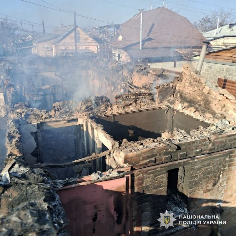 наслідки обстрілів Нікопольщини і області, зафіксували поліцейські (фото) 5 наслідки обстрілів Нікопольщини і області, зафіксували поліцейські (фото) 5