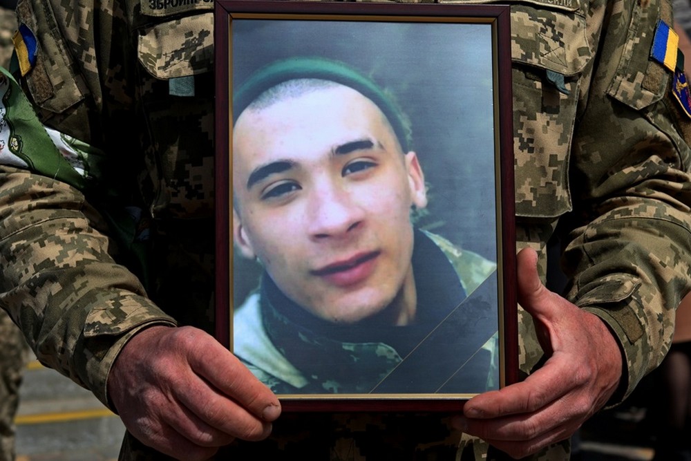 Вбиті росією мешканці Нікопольщини. Захисник з Нікополя Артур Левахін 24 листопада відзначав би своє 29-річчя. Але йому назавжди 25. І сьогодні ми вшановуємо пам’ять Героя!