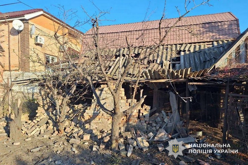 У Нікополі дрон влучив у гаражний кооператив і поранив пенсіонера