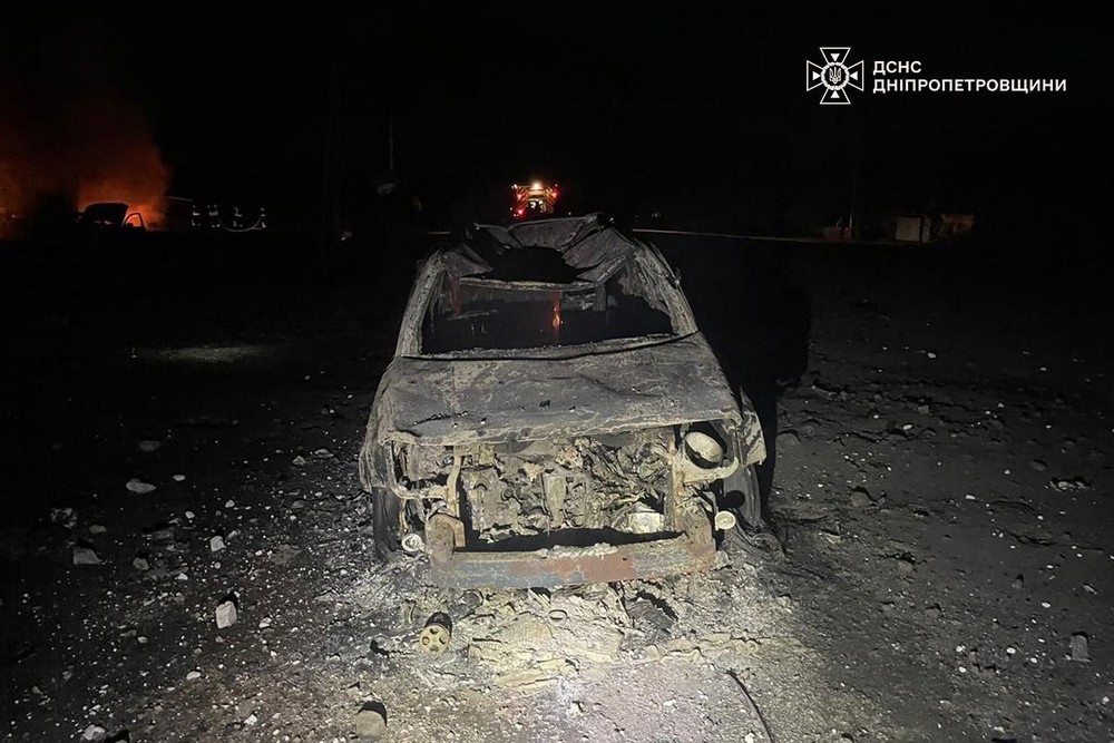 photo 2025 11 04 08 20 49 Загибла і 8 поранених, серед них діти, масштабні пожежі: наслідки ракетно-дронового удару по Дніпропетровщині показали у ДСНС