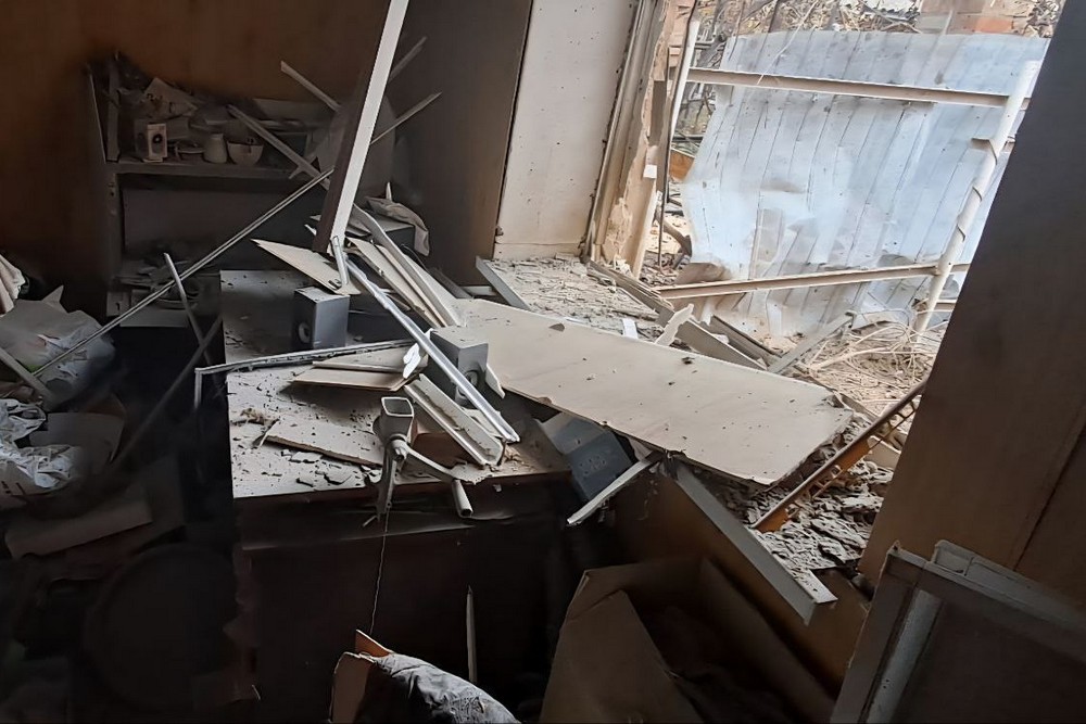 У Нікополі є поранений, побито АЗС і будинки, знищено авто, під обстрілом були також район і Синельниківщина (фото)