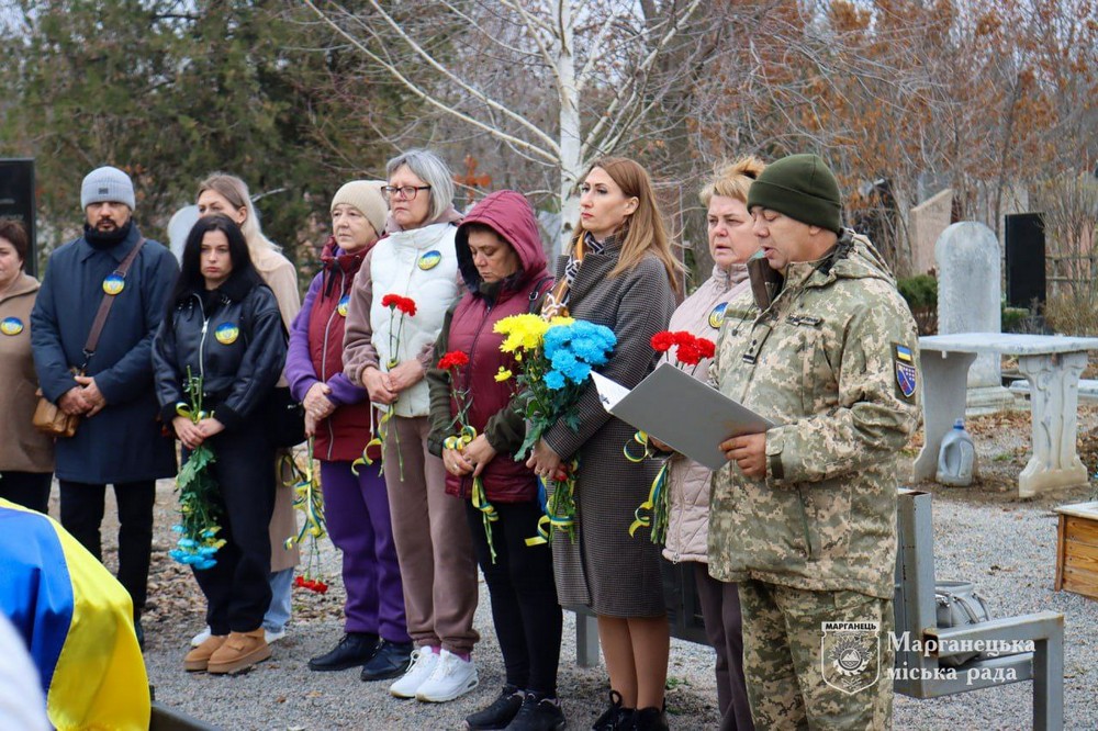 photo 2025 11 06 13 13 11 На Нікопольщині провели в останню путь Героя: фото
