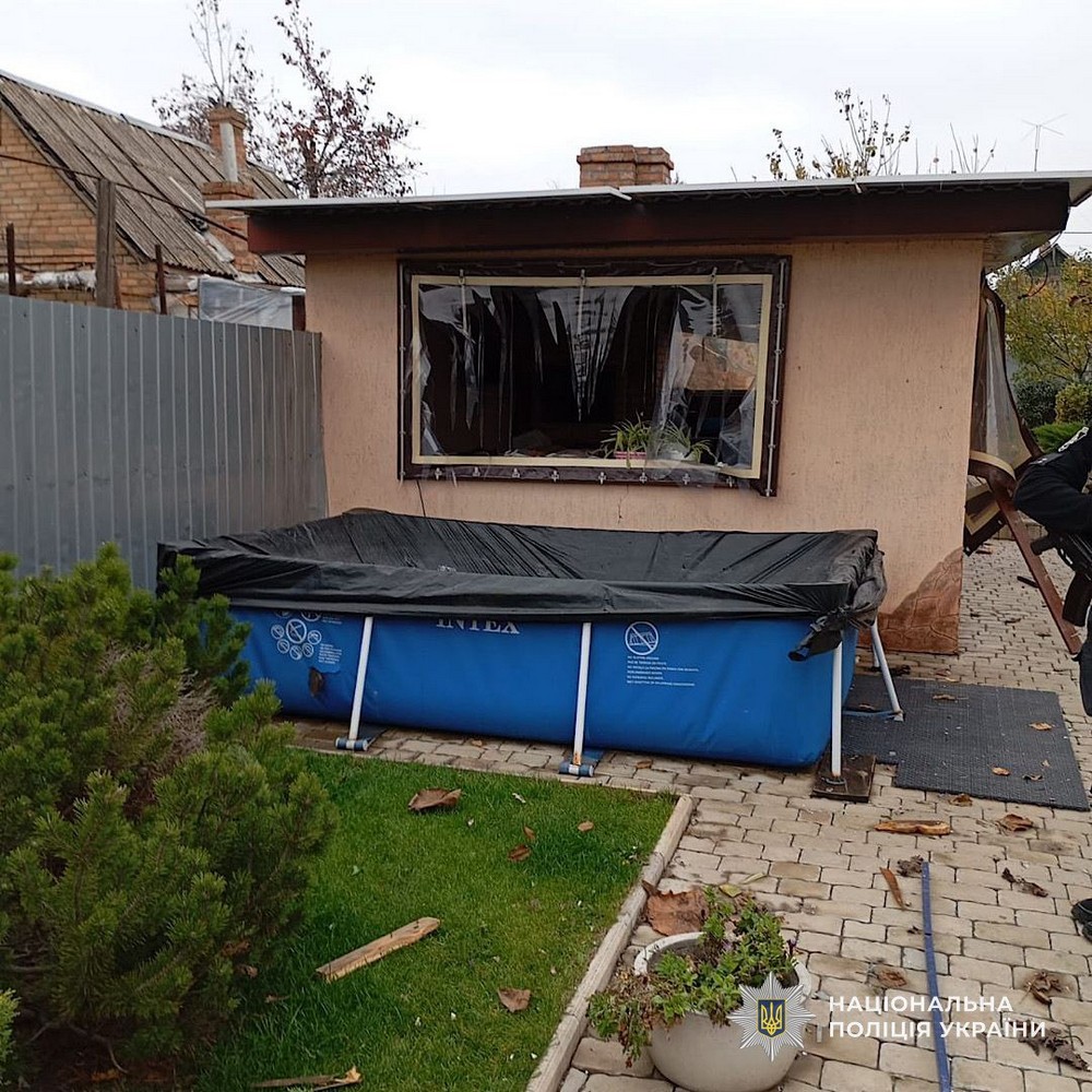 photo 2025 11 07 14 34 03 (2) У Нікополі сьогодні поранено подружжя, у Томаківській громаді вчора постраждав чоловік: поліція про наслідки обстрілів Дніпропетровщини