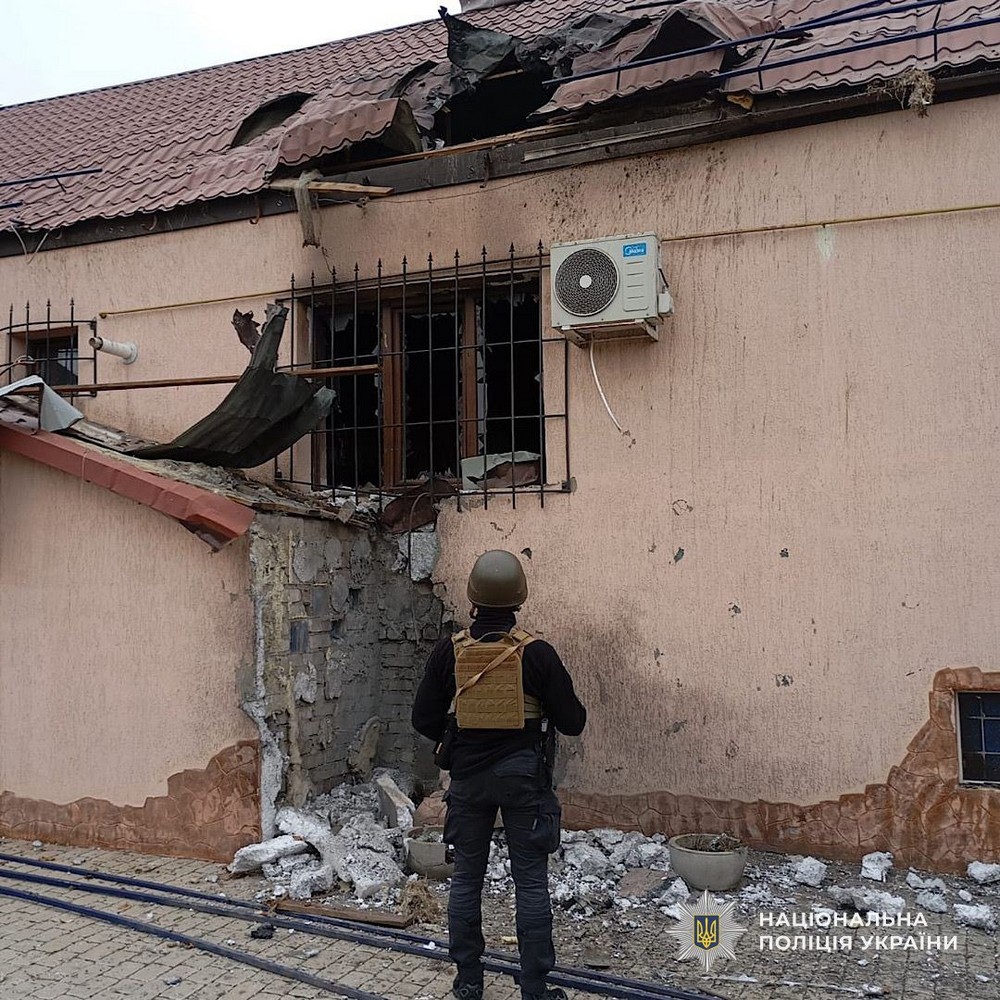 photo 2025 11 07 14 34 03 У Нікополі сьогодні поранено подружжя, у Томаківській громаді вчора постраждав чоловік: поліція про наслідки обстрілів Дніпропетровщини