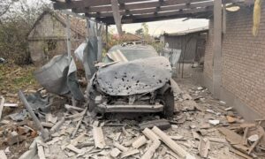 У Нікополі побито 10 будинків і авто, сталася пожежа, ворог також атакував район і область (фото)