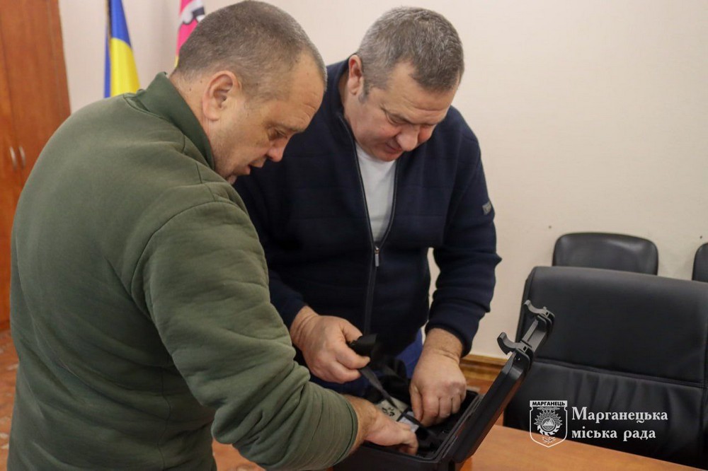 Марганець передав на фронт прилади нічного бачення