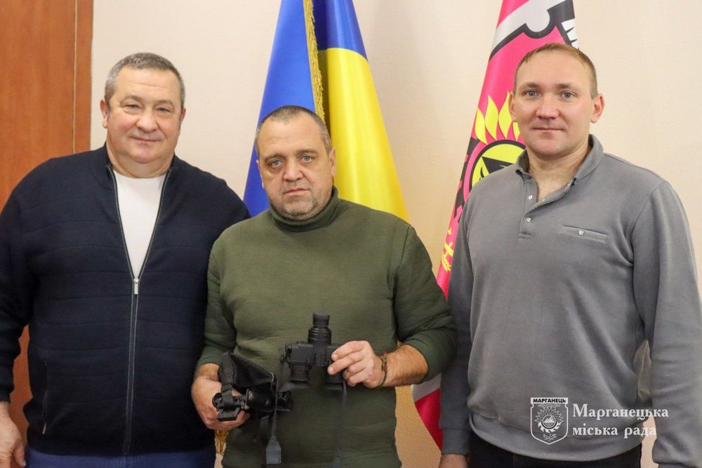 Марганець передав на фронт прилади нічного бачення (фото)