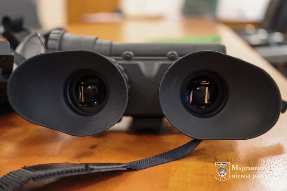 Марганець передав на фронт прилади нічного бачення