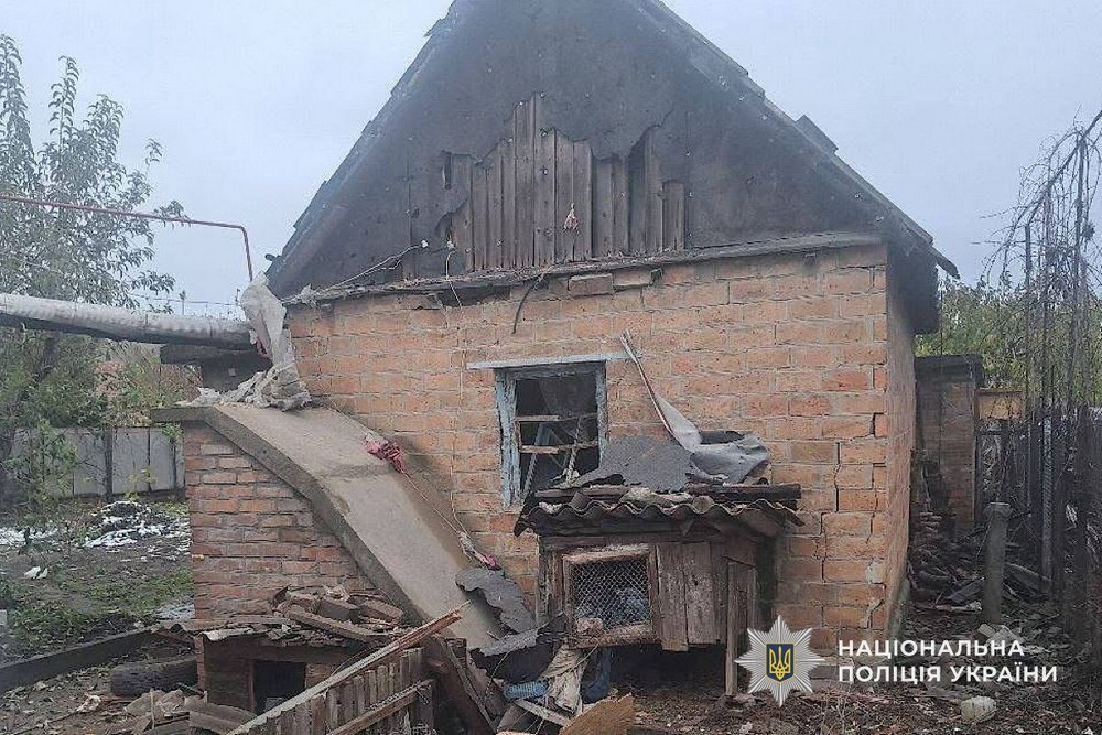 У Нікополі ворожий снаряд прилетів у будинок і поранив 83-річну жінку – поліція про наслідки обстрілів Дніпропетровщини