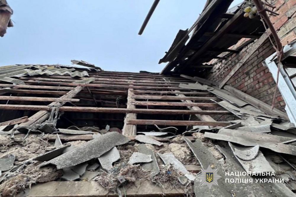 У Нікополі ворожий снаряд прилетів у будинок і поранив 83-річну жінку – поліція про наслідки обстрілів Дніпропетровщини