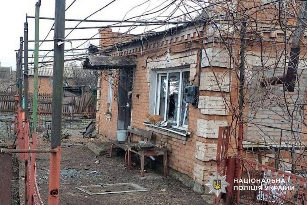 У Нікополі ворожий снаряд прилетів у будинок і поранив 83-річну жінку – поліція про наслідки обстрілів Дніпропетровщини
