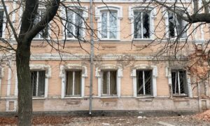 У Нікополі понівечено навчальний заклад, бібліотеку, будинки, також під обстрілами був район (фото)