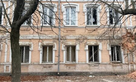 У Нікополі понівечено навчальний заклад, бібліотеку, будинки, також під обстрілами був район (фото)