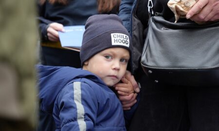 Серед пасажирів діти і котики: Закарпаття зустріло евакуаційний потяг з Дніпропетровщини