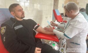 У Нікополі поліцейські приєдналися до доброї справи — здали кров заради життя інших