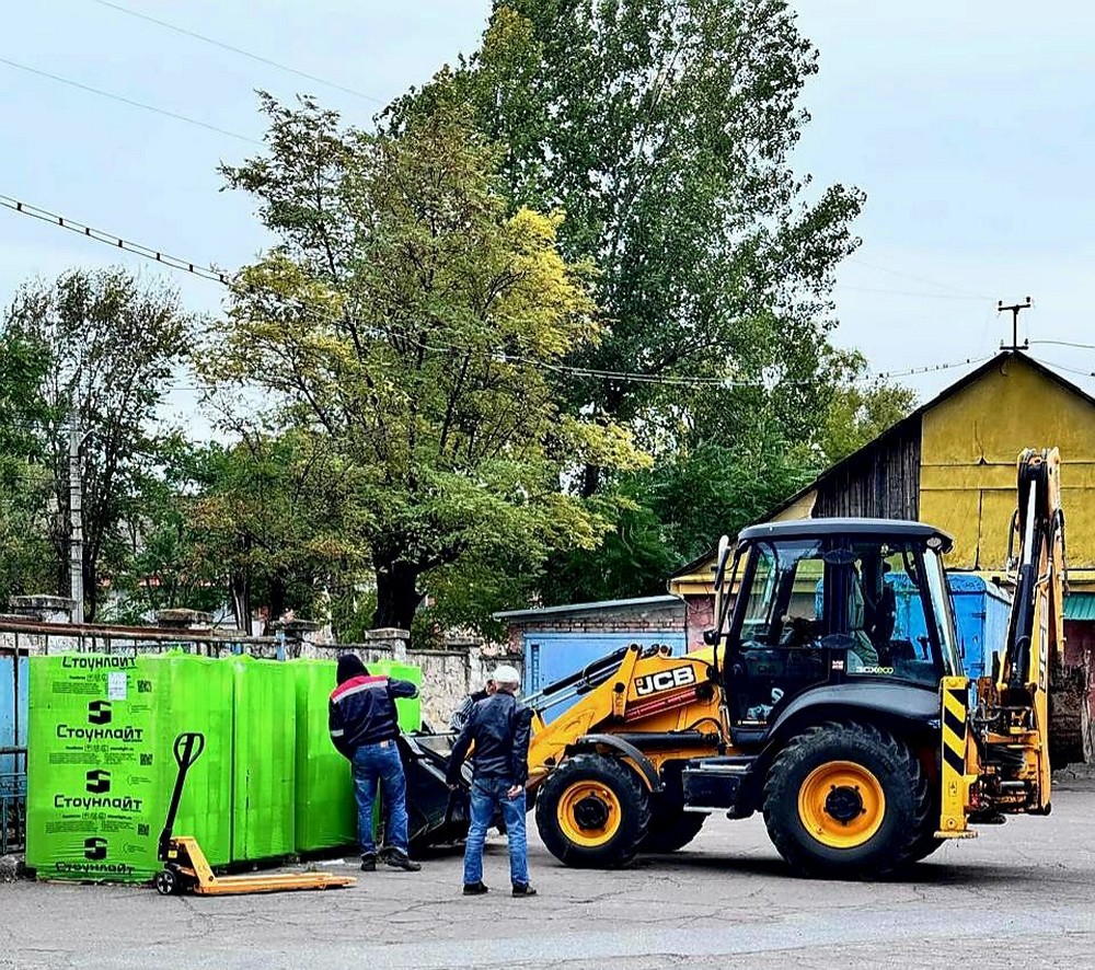 Відремонтують будівлю водоканалу і адмінбудівлю: Марганець отримав гуманітарну допомогу (фото)
