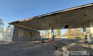 Ворожий удар по АЗС у Нікополі 15 листопада