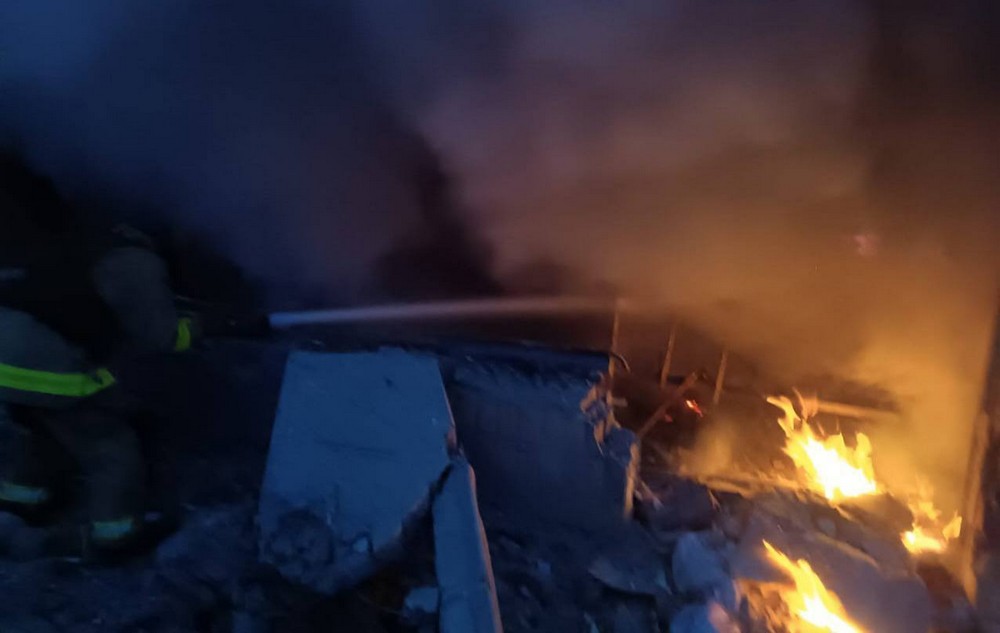 photo 2025 11 16 07 31 45 (2) Фото наслідків обстрілів Нікополя