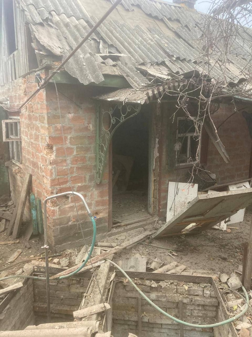 photo 2025 11 16 18 29 27 Фото наслідків ворожих атак на Нікопольщині