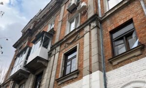 Ворог вдарив по центру Нікополя: є жертви і поранені (фото)