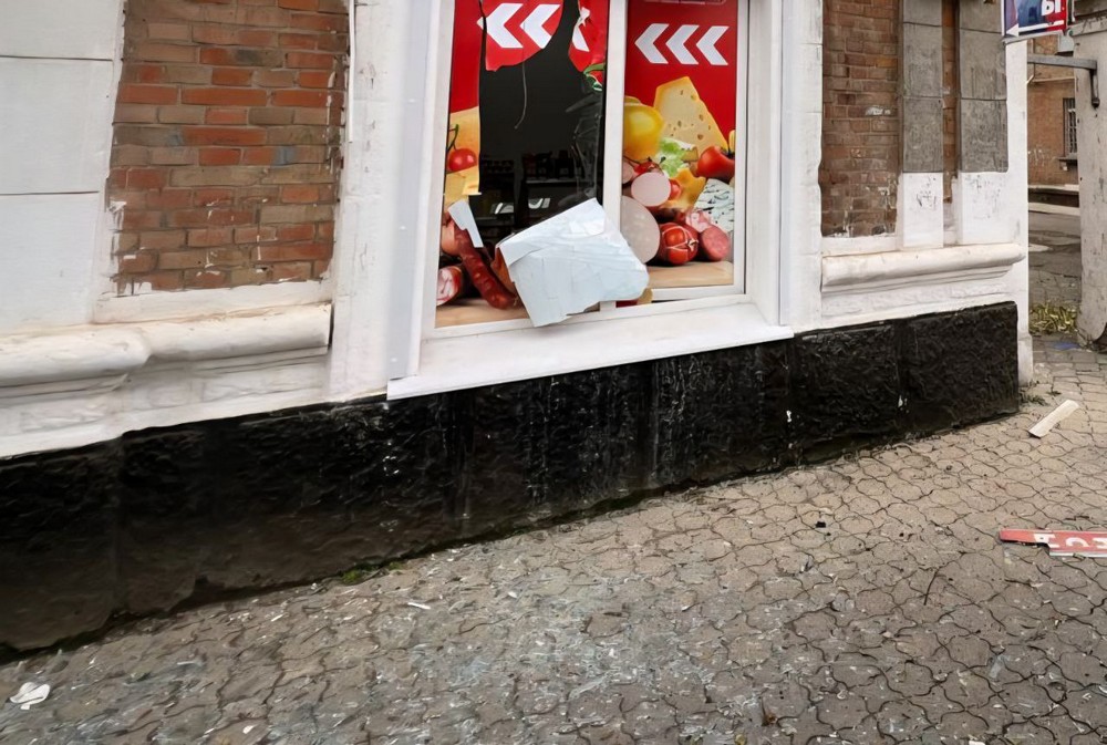 photo 2025 11 17 13 18 16 (4) Ворог вдарив по центру Нікополя: є жертви і поранені (фото)