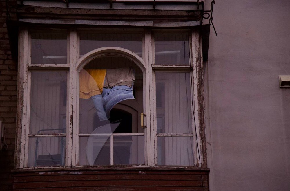 Масована повітряна атака на область і обстріли Нікопольщини: є поранені, горіла будівля медіа, сталося багато пожеж (фото, відео)