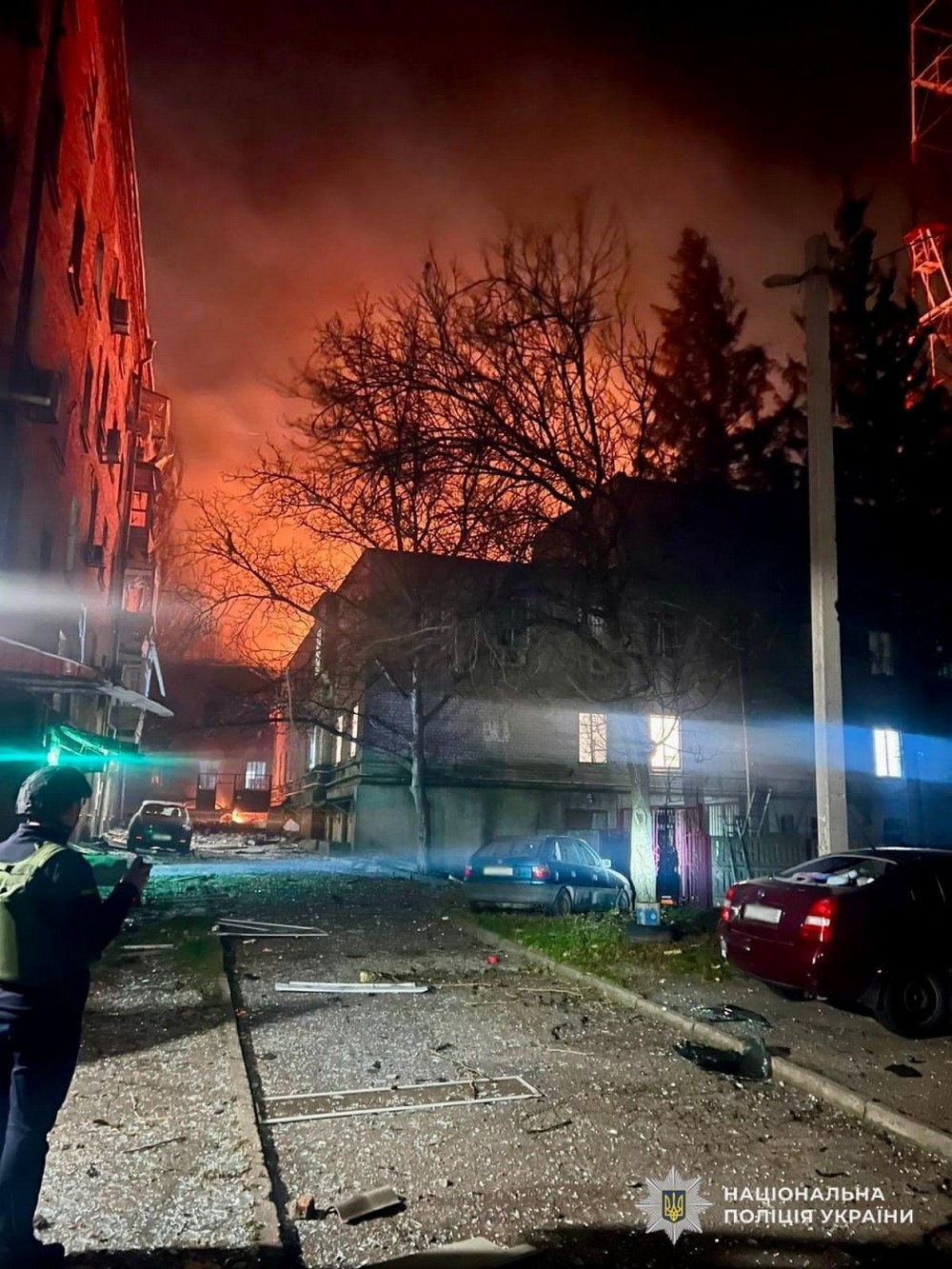 На Нікопольщині атаковано поліцейських, вбито і поранено цивільних, масштабний удар по Дніпру – поліція про наслідки ворожого терору (фото)