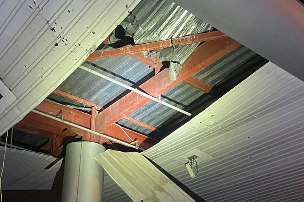 Ворог атакував Нікопольщину вночі – пошкоджена АЗС, на Синельниківщині зруйнована адмінбудівля