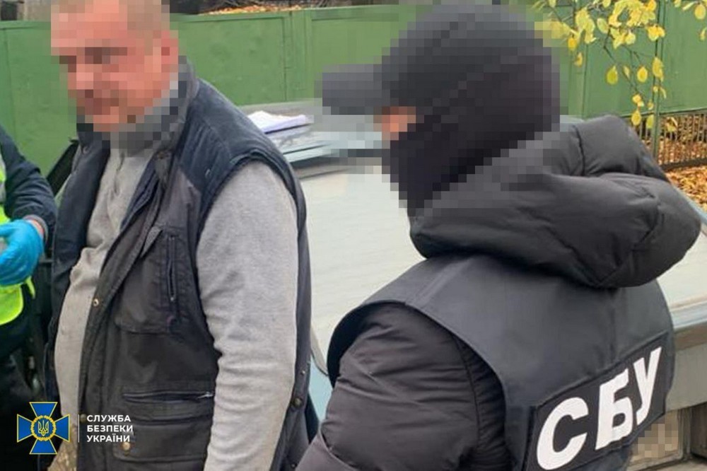 Охоронець залізниці на Дніпропетровщині штампував фейкові меддовідки про інвалідність для ухилянтів 1 Охоронець залізниці на Дніпропетровщині штампував фейкові меддовідки про інвалідність для ухилянтів