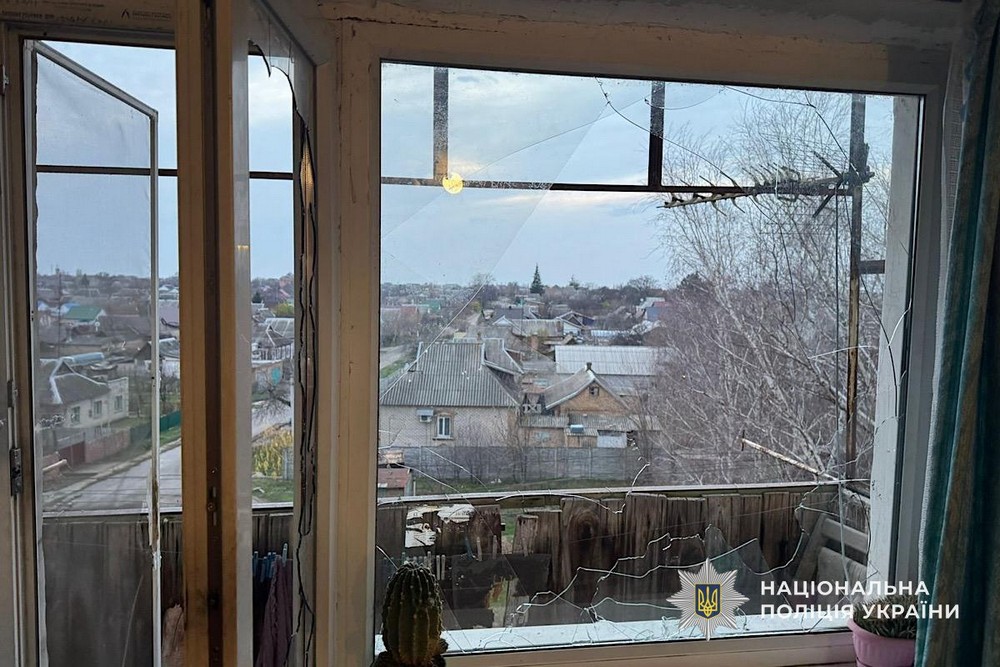 Знову понад 100 ударів по Нікопольщині і 5 постраждалих: поліція розповіла про наслідки ворожих атак за добу