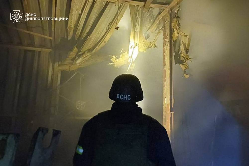 На Нікопольщині окупанти вдарили по рятувальникам під час гасіння пожежі 25 листопада ввечері.