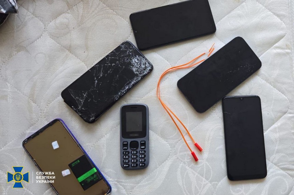 16-річний підліток влаштував подвійний теракт у Дніпрі. Внаслідок теракту є загиблий і поранений. 16-річний підліток влаштував подвійний теракт у Дніпрі. Внаслідок теракту є загиблий і поранений.