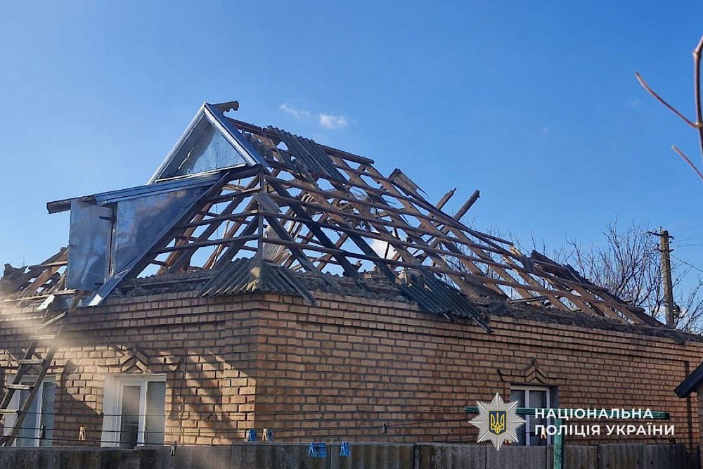 І знову близько 100 ударів по Нікопольщині, також потерпали Дніпро, Синельниківщина, Криворіжжя і Самарівський райони, є поранені і багато руйнувань – поліція (фото) І знову близько 100 ударів по Нікопольщині, також потерпали Дніпро, Синельниківщина, Криворіжжя і Самарівський райони, є поранені і багато руйнувань – поліція (фото)