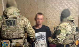 Корегував обстріли Нікополя: затримано місцевого мешканця, завербованого на сайті «інтимних» знайомств