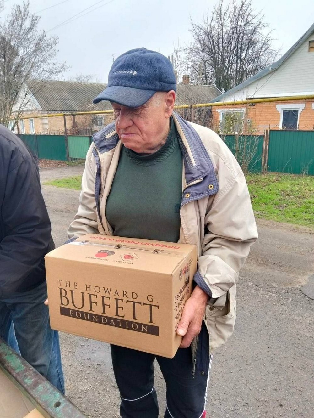 Мешканцям Марганецької громади роздали 1530 продуктових наборів на цьому тижні (фото)