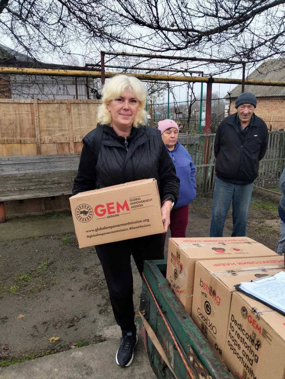 Мешканцям Марганецької громади роздали 1530 продуктових наборів на цьому тижні (фото)