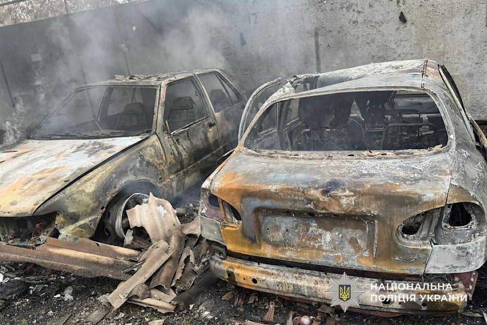 Понад 70 ударів по Нікопольщині, жертви на Синельниківщині, атака на АЗС у Криворізькому районі – терор на Дніпропетровщині триває (фото)