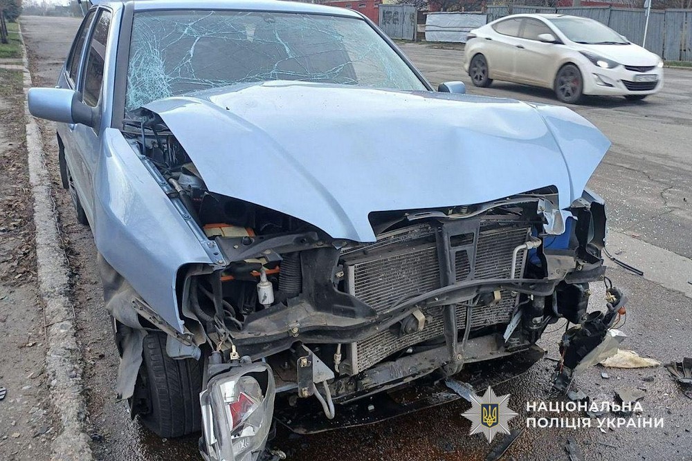 Понад 70 ударів по Нікопольщині, жертви на Синельниківщині, атака на АЗС у Криворізькому районі – терор на Дніпропетровщині триває (фото)