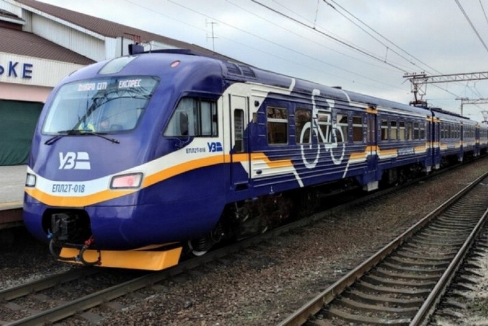 На Дніпропетровщині з 11 листопада тимчасово скасовують рейси приміських потягів: список