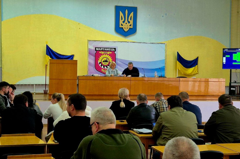 Підтримка військових і комунальників: які питання розглядали на депутатській сесії у Марганці (фото) 1 у Марганці пройшла депутатська позачергова сесія 2