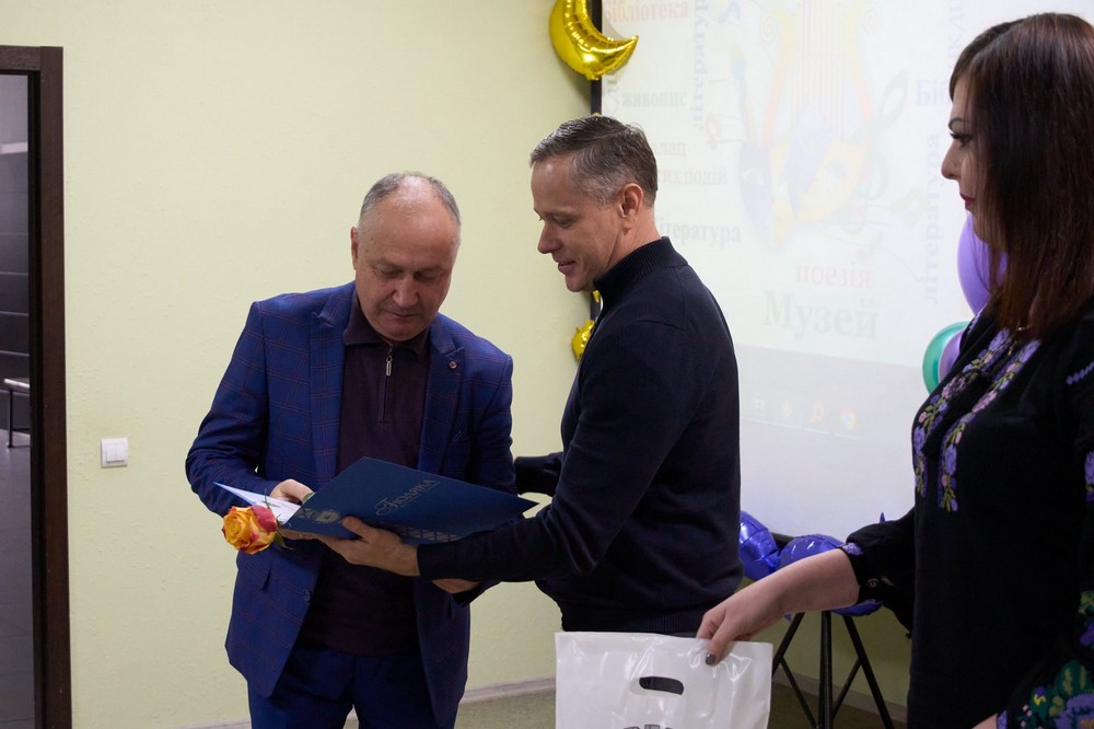 у Нікополі 10