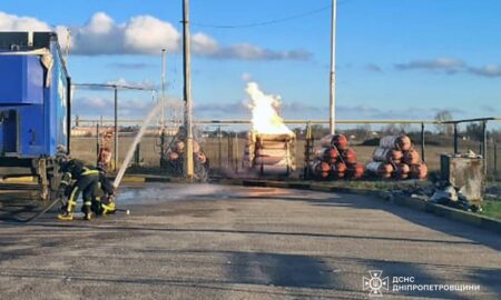 ворог атакував Нікополь і область 25 листопада (фото)