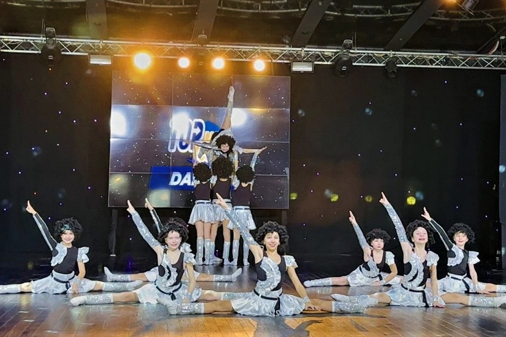 з Нікополя з Нікополя