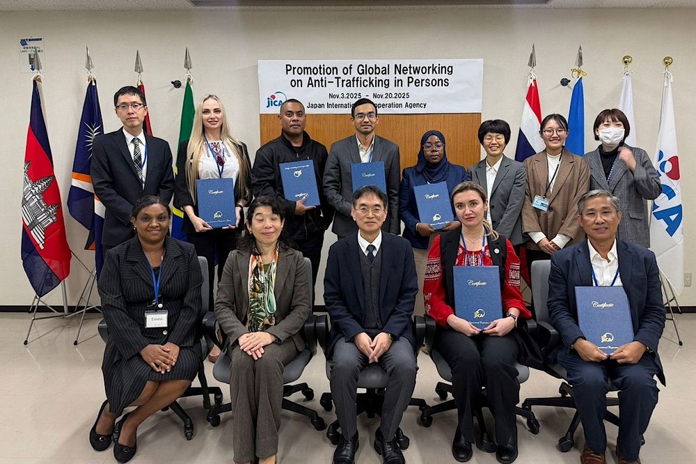 з Нікополя з Нікополя